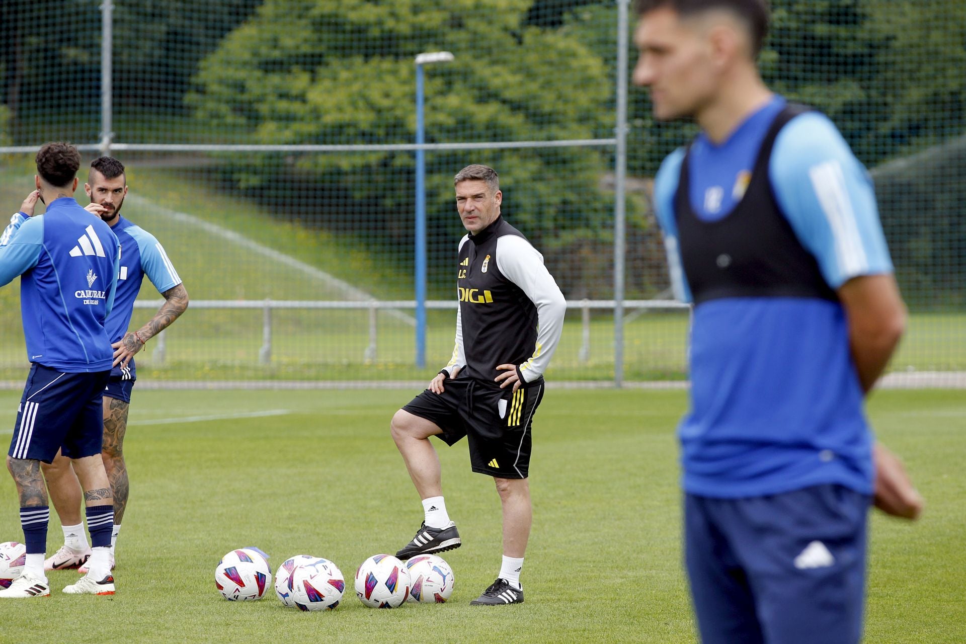 Objetivo, el ascenso: último entrenamiento del Oviedo antes de medirse con el Espanyol