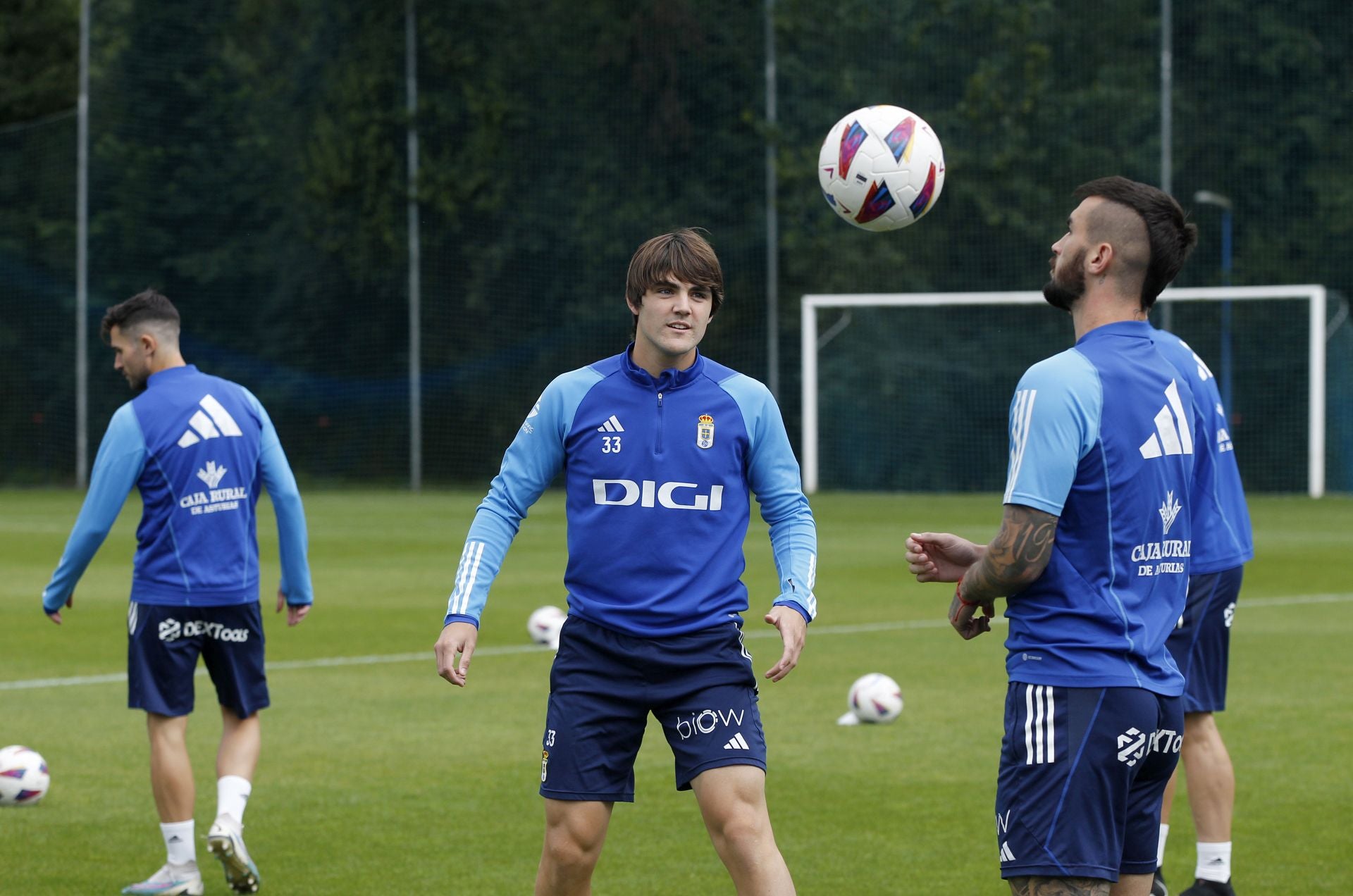 Objetivo, el ascenso: último entrenamiento del Oviedo antes de medirse con el Espanyol