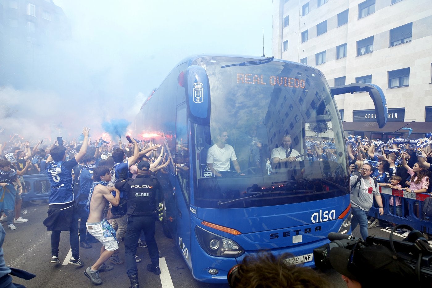 Apoyo total con guiños a los años del barro