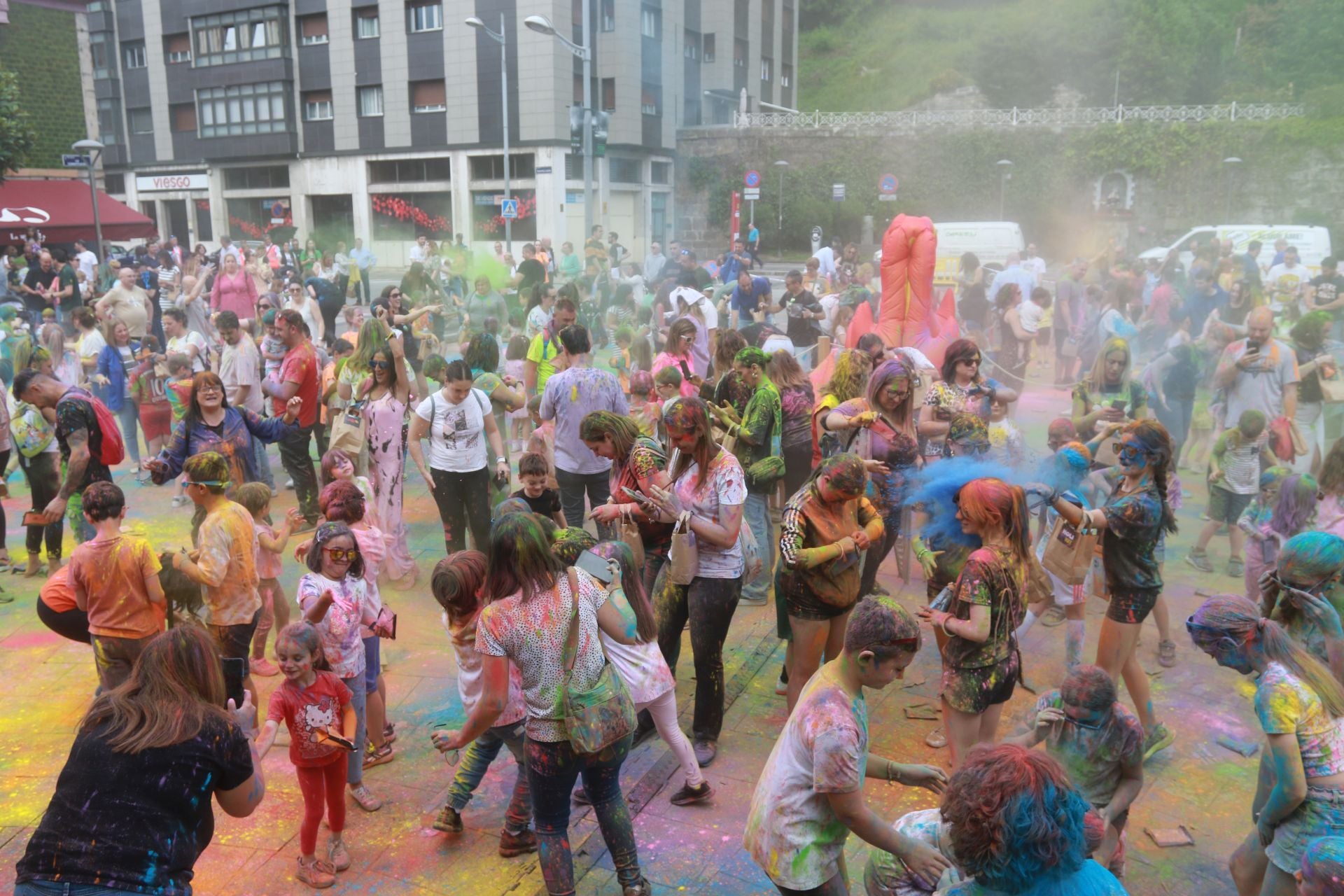 Colores para la foguerina de San Xuan en Mieres