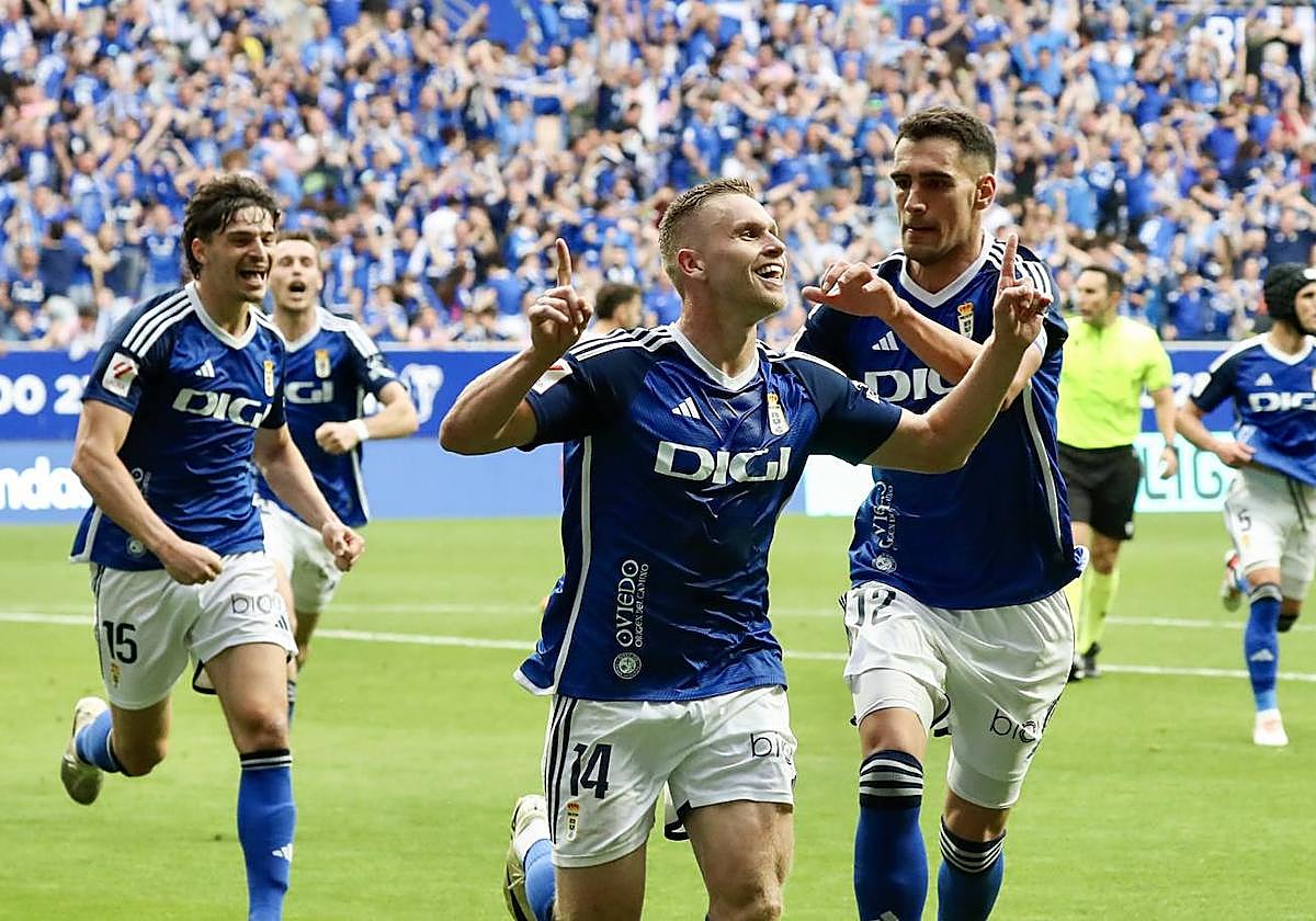 Alemao celebra el gol azul.