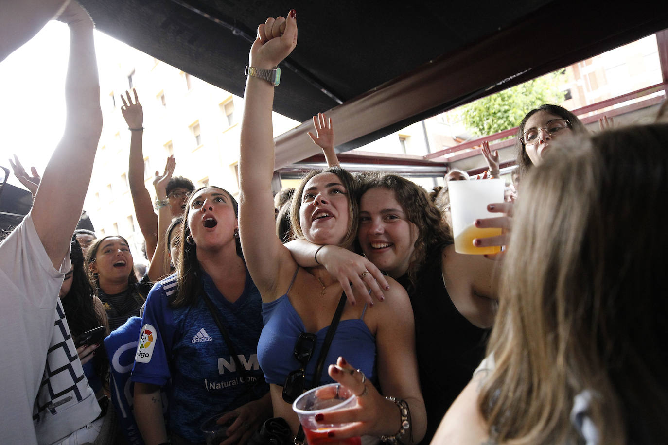 Los bares de Oviedo, a rebosar durante el partido