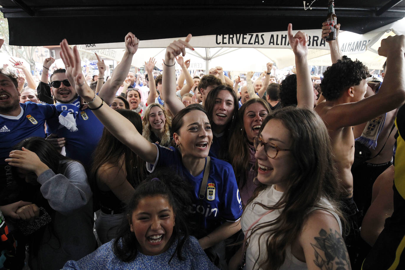 Los bares de Oviedo, a rebosar durante el partido