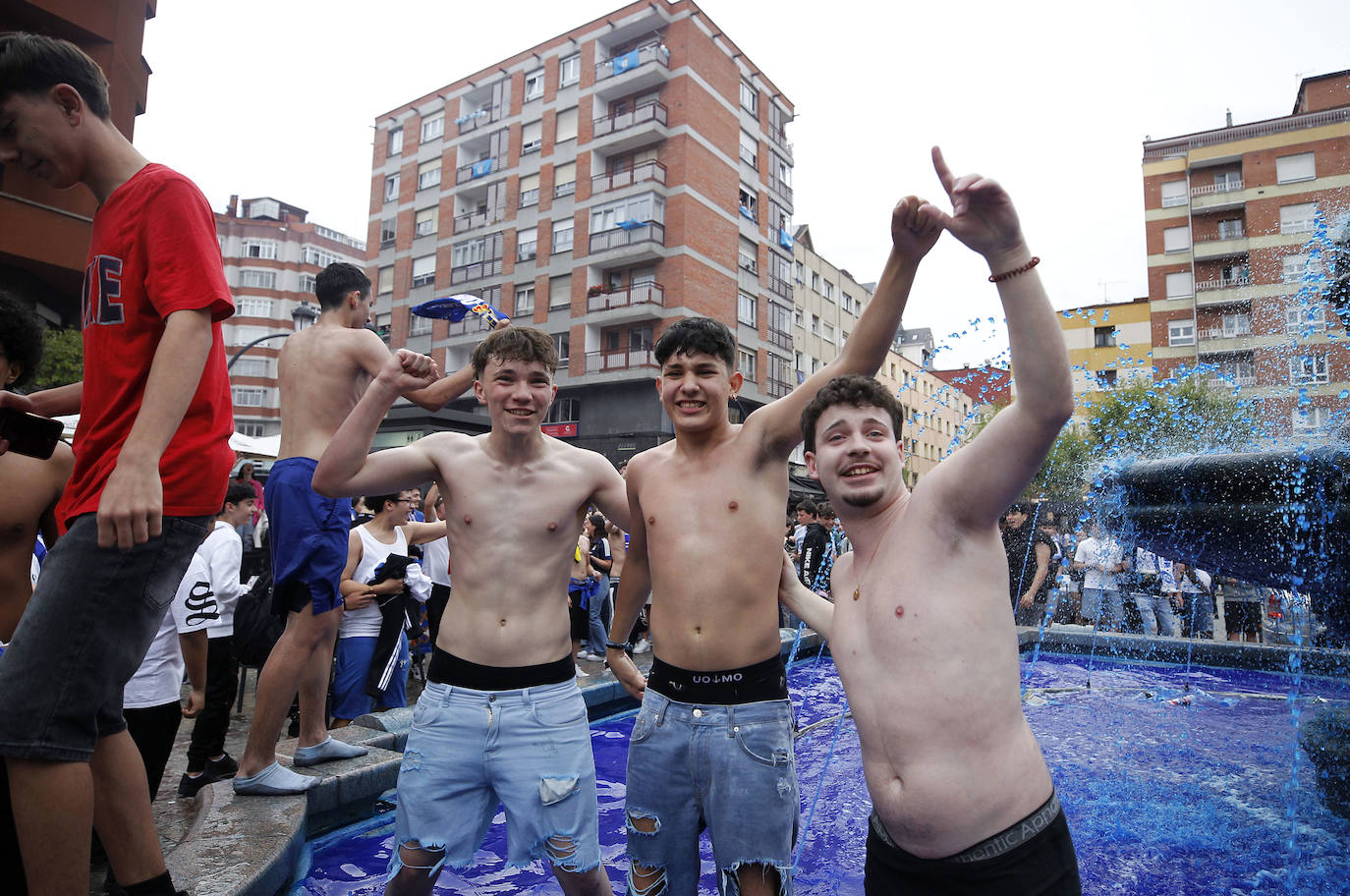 Los bares de Oviedo, a rebosar durante el partido