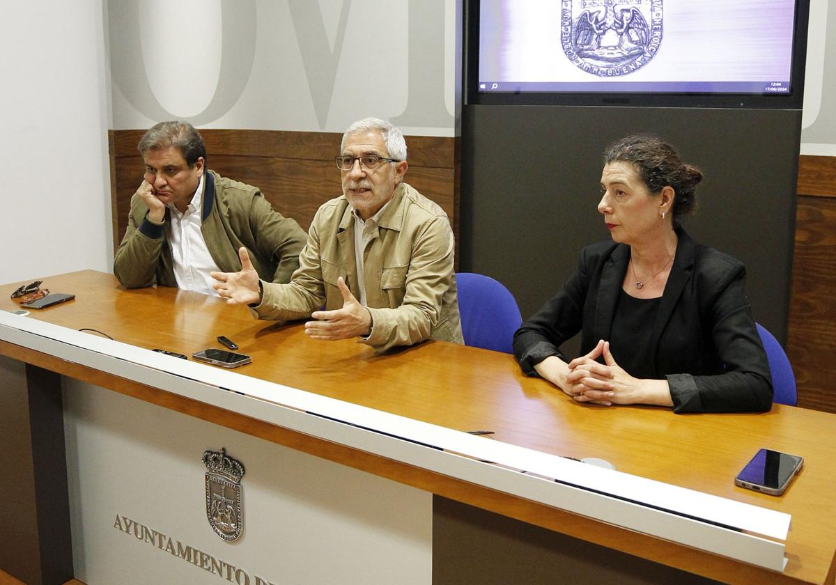 Alejandro Suárez, Gaspar Llamazares y Cristina Pontón.