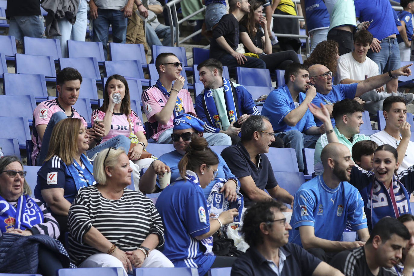 ¿Estuviste en las gradas del Tartiere animando al Oviedo? ¡Búscate en las fotos!