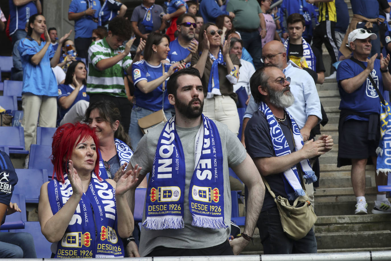 ¿Estuviste en las gradas del Tartiere animando al Oviedo? ¡Búscate en las fotos!