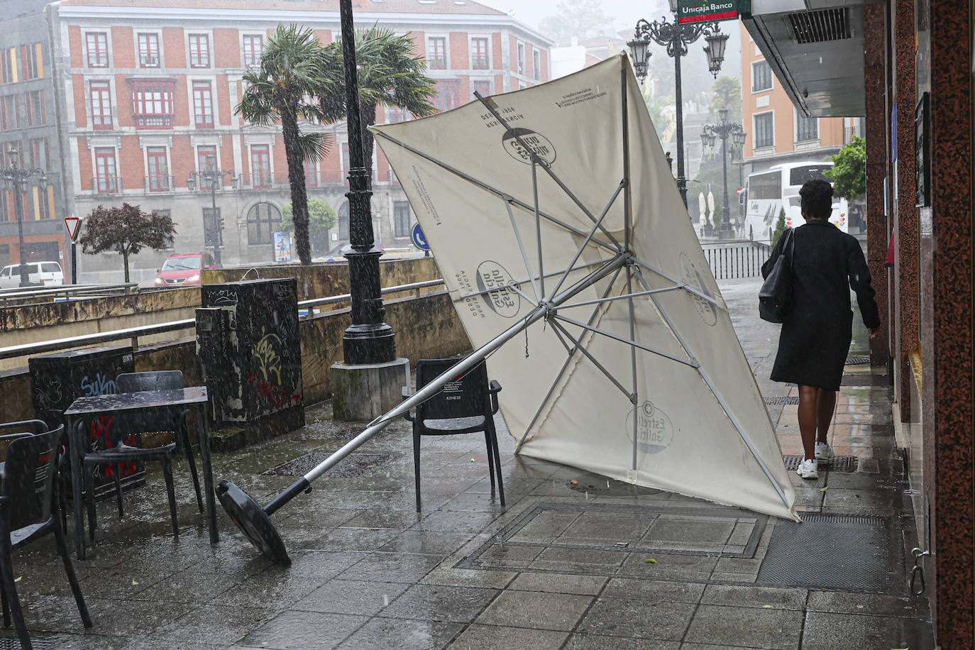 Lluvia y granizo: el mal tiempo azota a Asturias a las puertas del verano