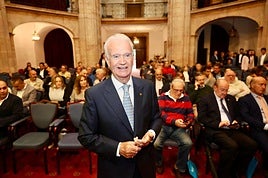 Ramiro Fernández en la presentación de su séptimo libro que se celebró ayer en el hotel de la Reconquista.