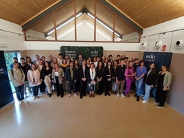 Los estudiantes graduados del programa de becas Martín González del Valle de este curso.