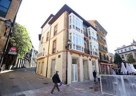 Edificio de pisos turísticos en la Plaza del Riego, en Oviedo.