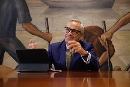 El presidente de Femetal, Antonio Fernández-Escandón, en la sede de la organización, en Gijón.