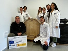 Fernando Quintana, Sheila Fernández, Amelia González Arrojo, Lucía García Flórez, Claudia García Revuelta, Pablo Fernández Santos, Lany Araujo y Pelayo Madrazo, equipo involucrado en el trabajo desarrollado dentro de la línea de Bioproductos.