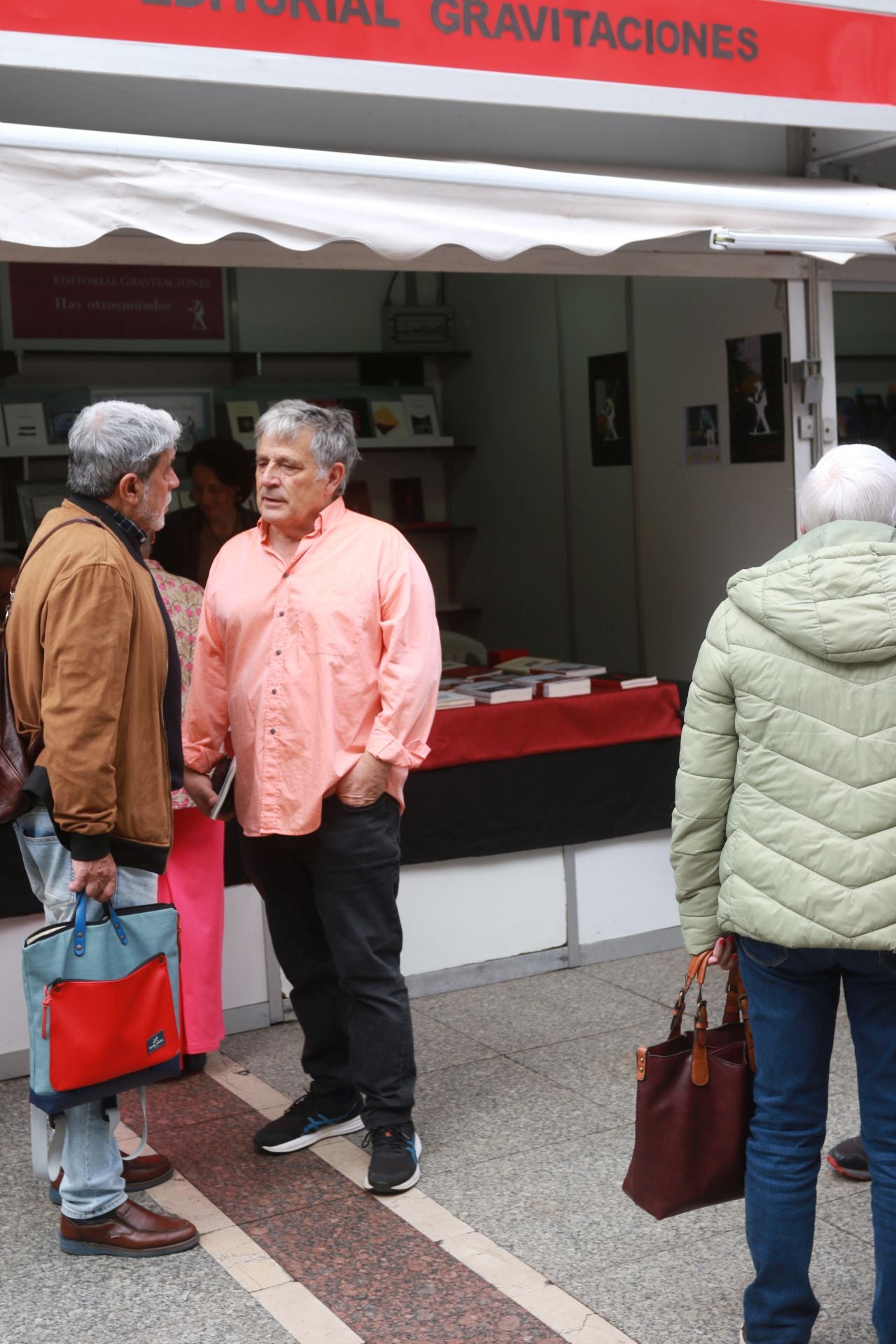 Las imágenes que deja la Feria del Libro en Gijón este sábado