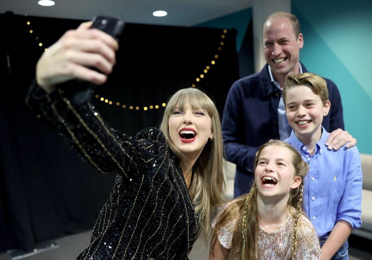 Taylor Swift con el príncipe Guillermo y sus hijos, George y Charlotte.