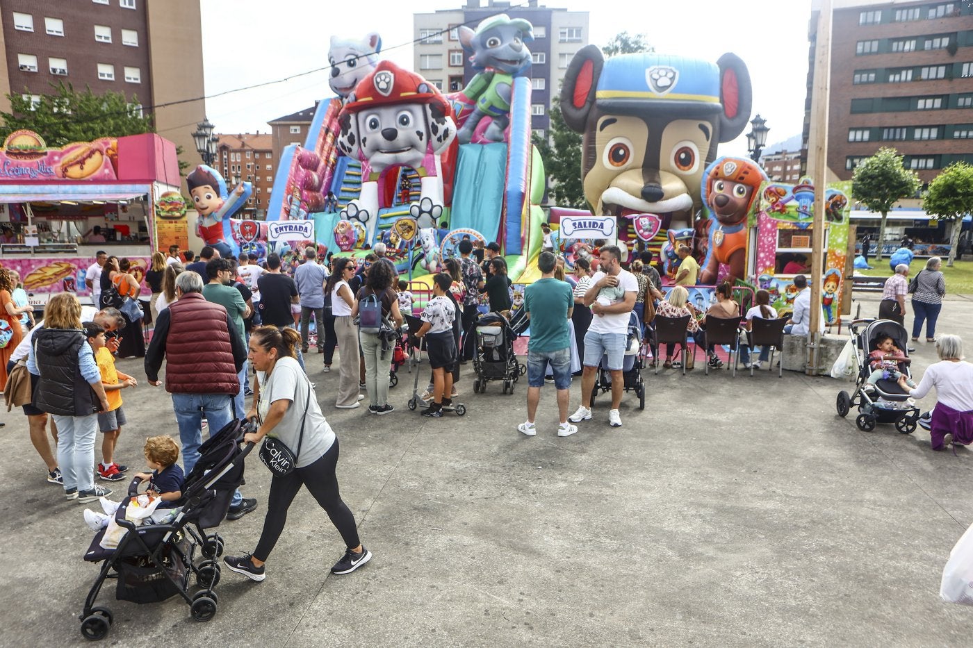 La plaza del Conceyín, ayer, por la tarde.
