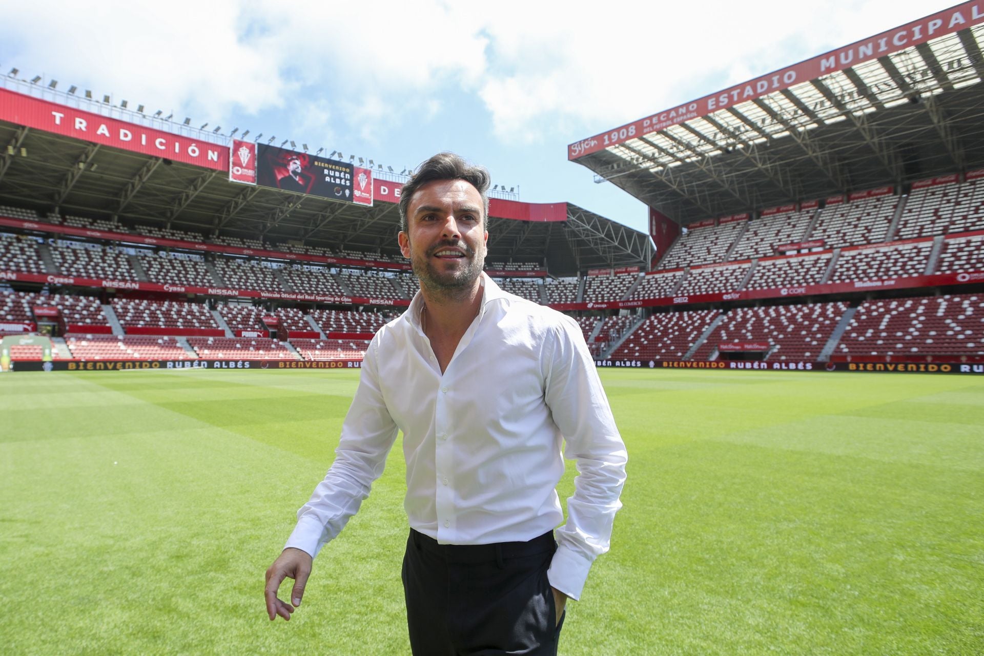 La presentación de Rubén Albés como entrenador del Sporting, en imágenes