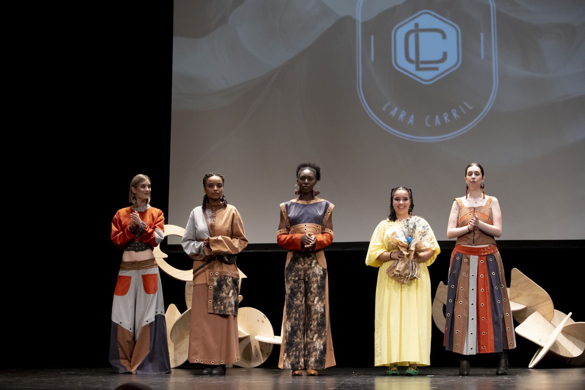 Derroche de talento y creatividad en el desfile de los estudiantes de ESNE