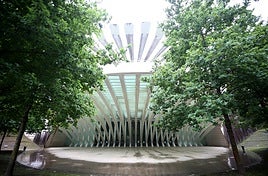 La entrada a la galería comercial del Calatrava.