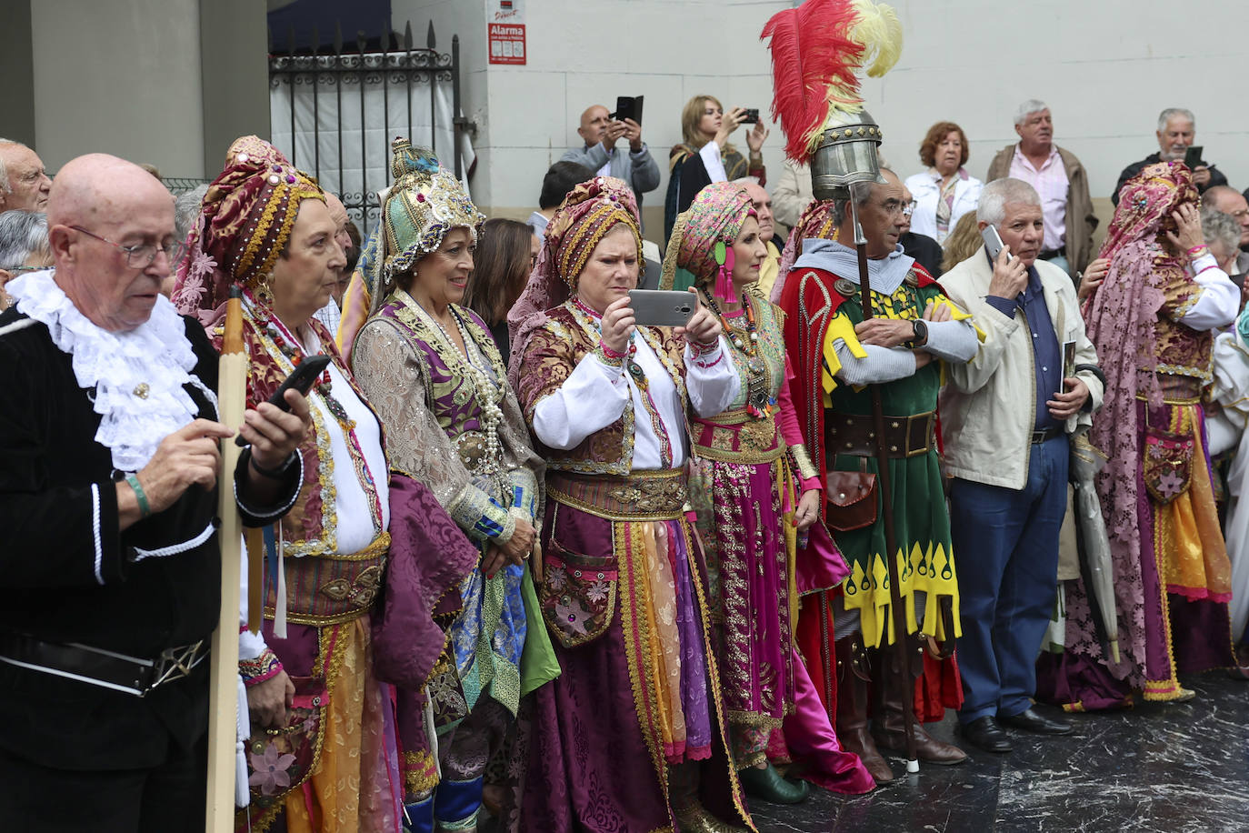 Cudillero brilla por San Pedro: las imágenes una Amuravela multitudinaria