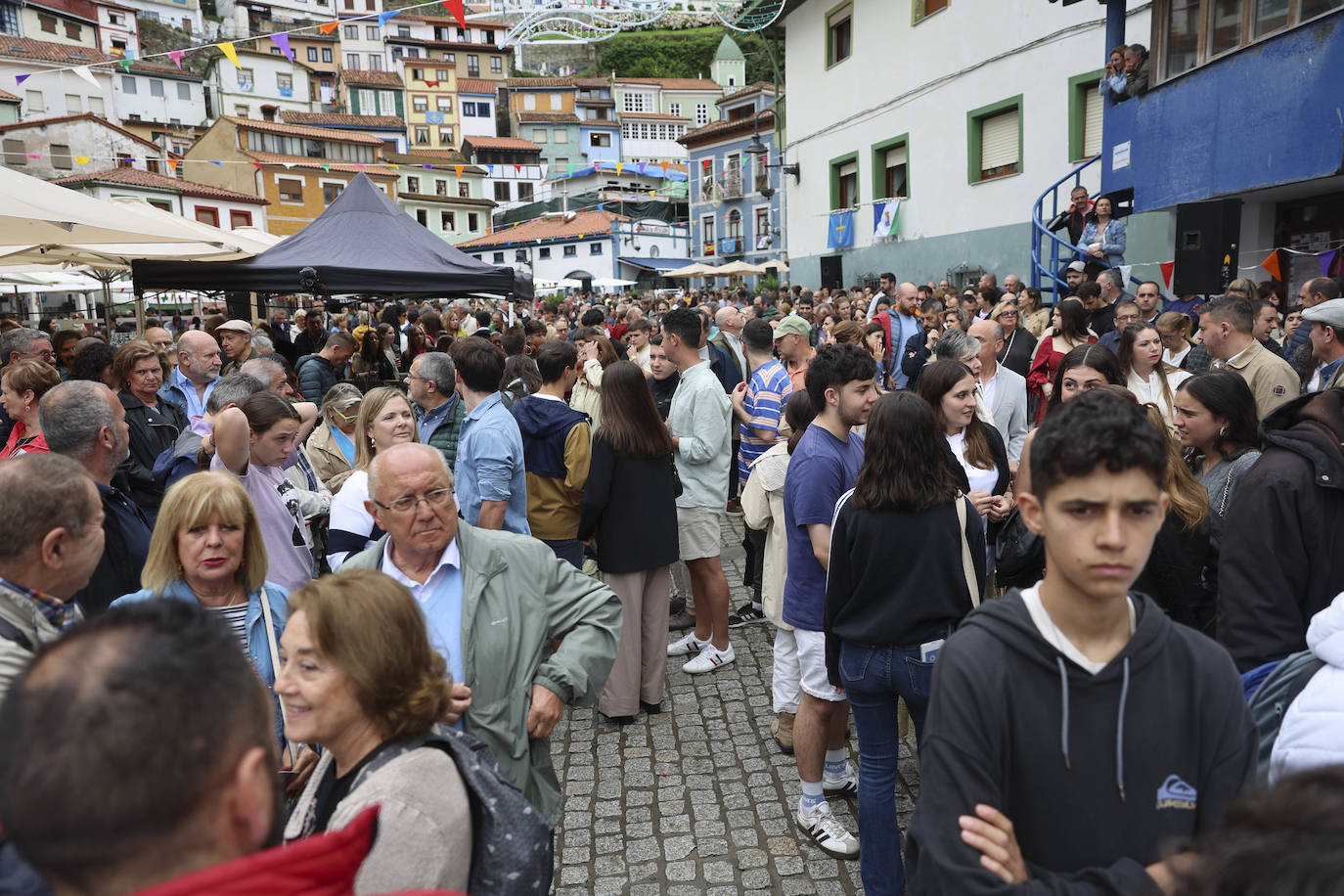 Cudillero brilla por San Pedro: las imágenes una Amuravela multitudinaria