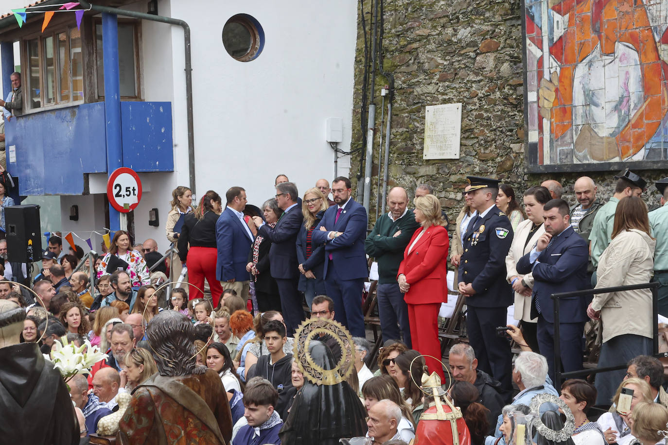 Cudillero brilla por San Pedro: las imágenes una Amuravela multitudinaria