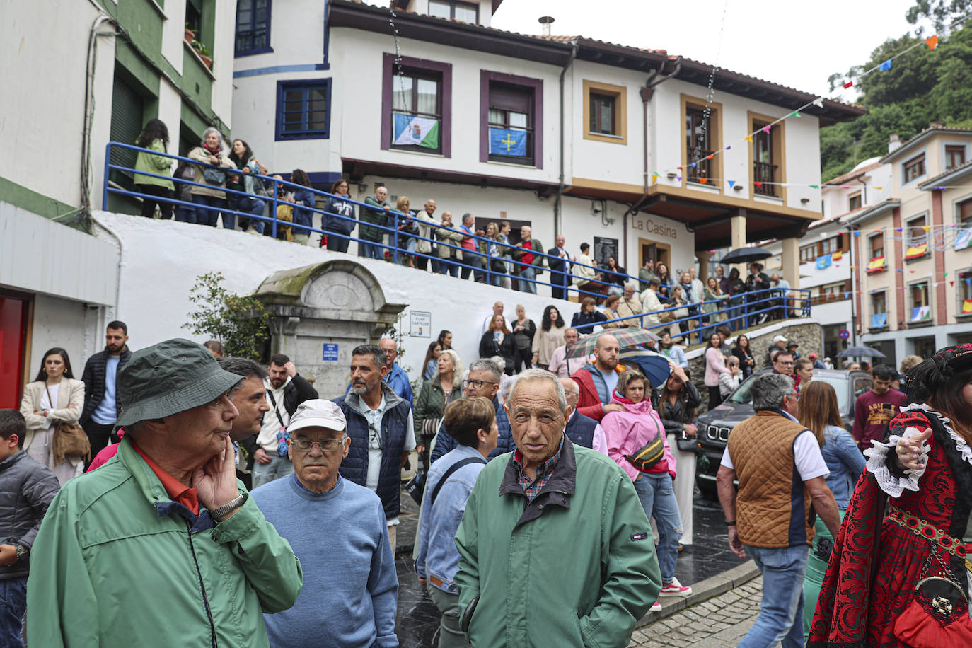 Cudillero brilla por San Pedro: las imágenes una Amuravela multitudinaria