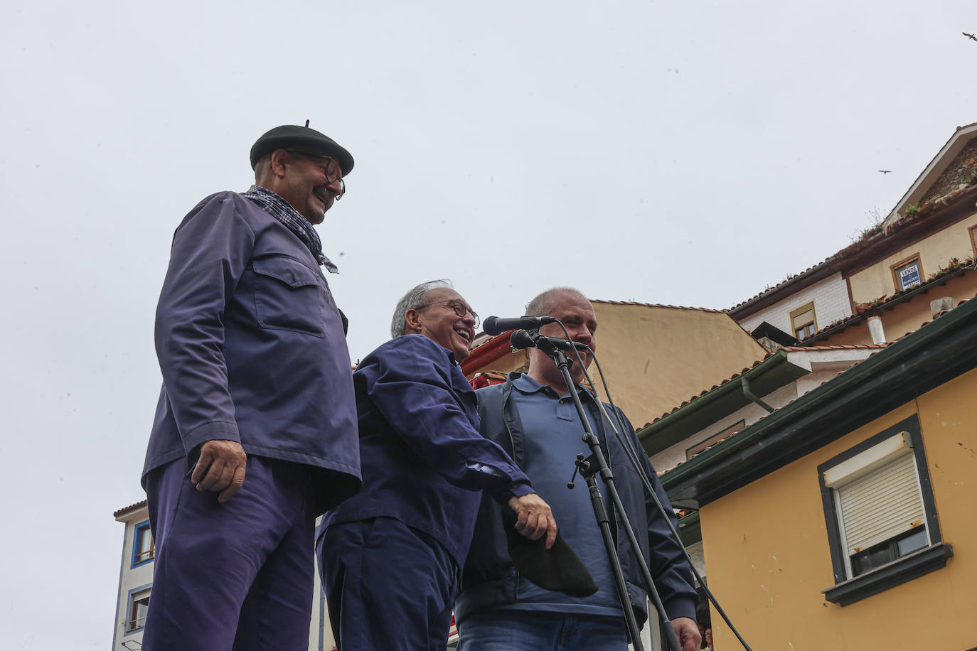 Cudillero brilla por San Pedro: las imágenes una Amuravela multitudinaria