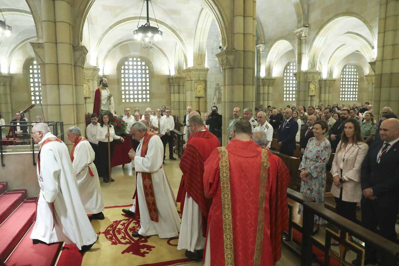 Gijón inicia los festejos por San Pedro con la bendición de las aguas