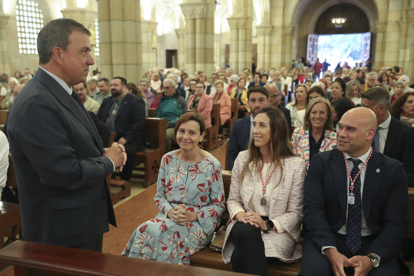 Gijón inicia los festejos por San Pedro con la bendición de las aguas