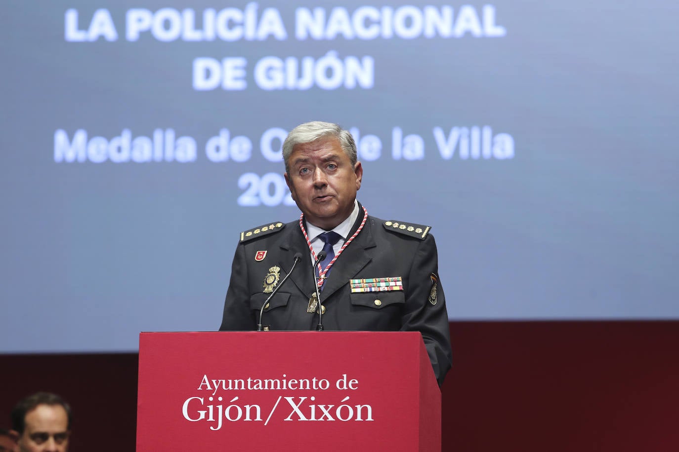 Honores y distinciones en Gijón: así fue la entrega de medallas de la ciudad