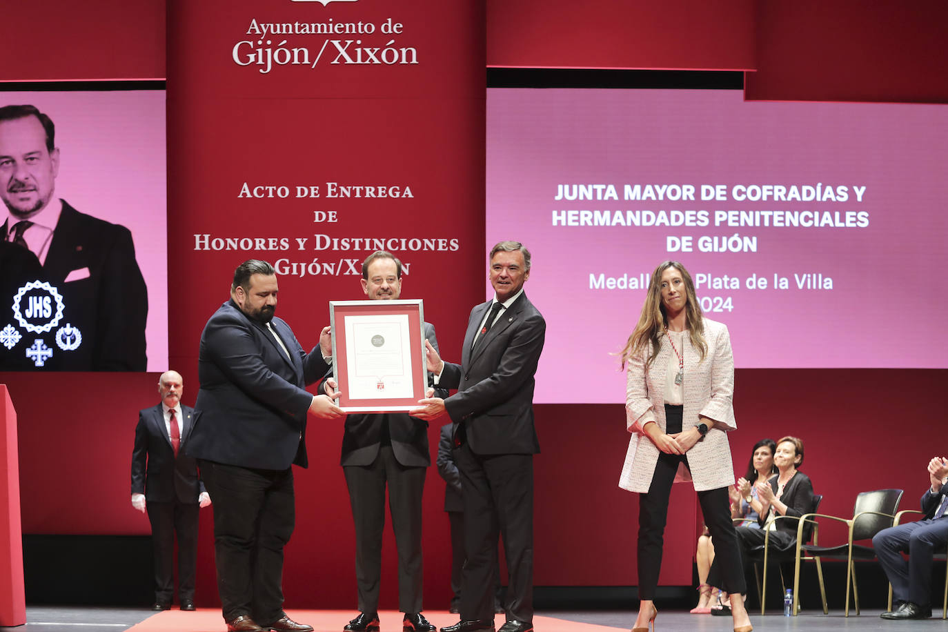 Honores y distinciones en Gijón: así fue la entrega de medallas de la ciudad