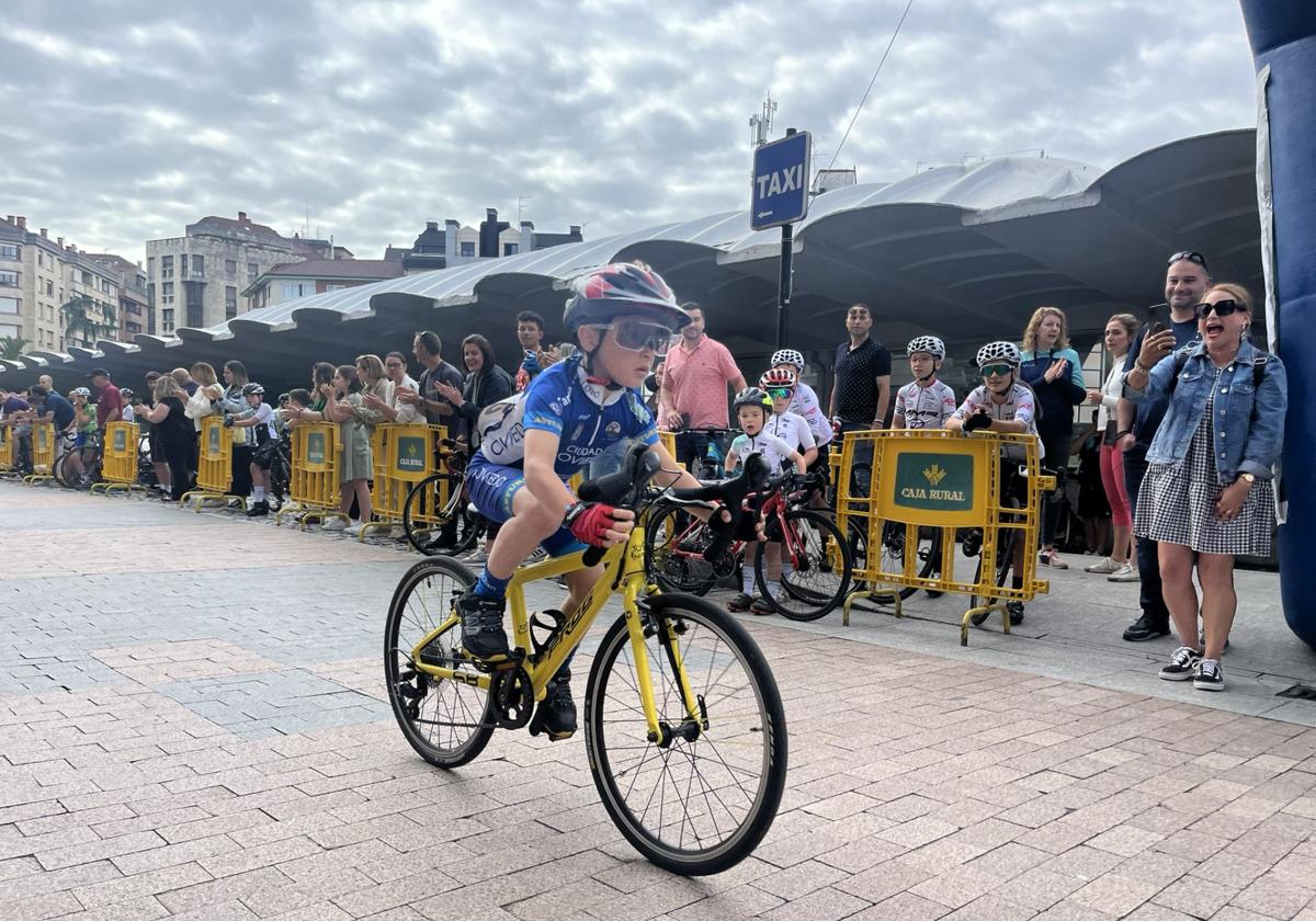 Las jóvenes promesas del ciclismo recorren Siero