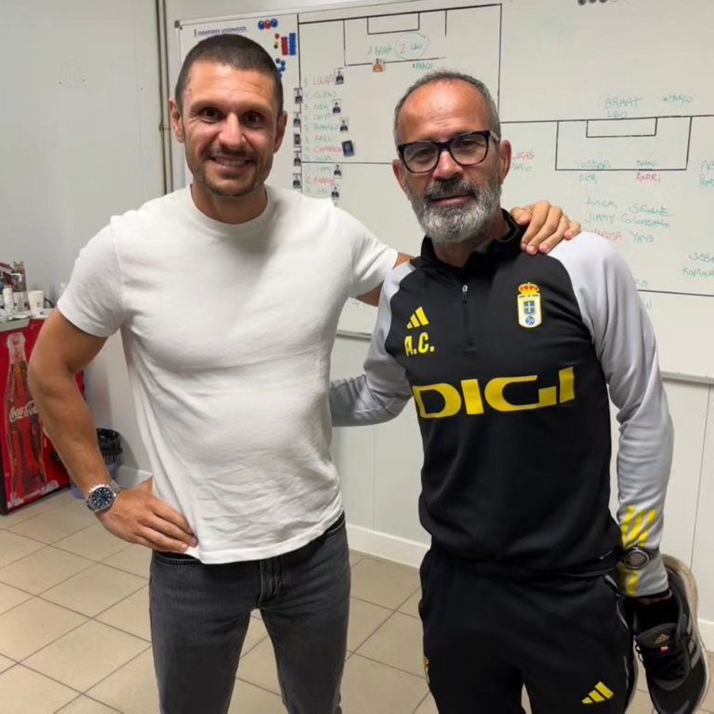 Albert Rudé, con Álvaro Cervera, durante los días que presenció los entrenamientos del Oviedo en septiembre de 2023.