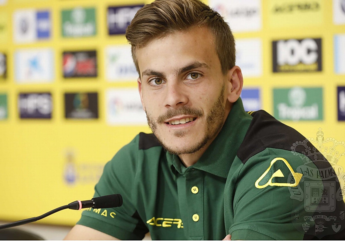 El canario Eric Curbelo, en una rueda de prensa.