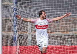 Josín, en un partido del UD Sanse la pasada temporada, en la que el club madrileño jugó la fase de ascenso a Primera RFEF.