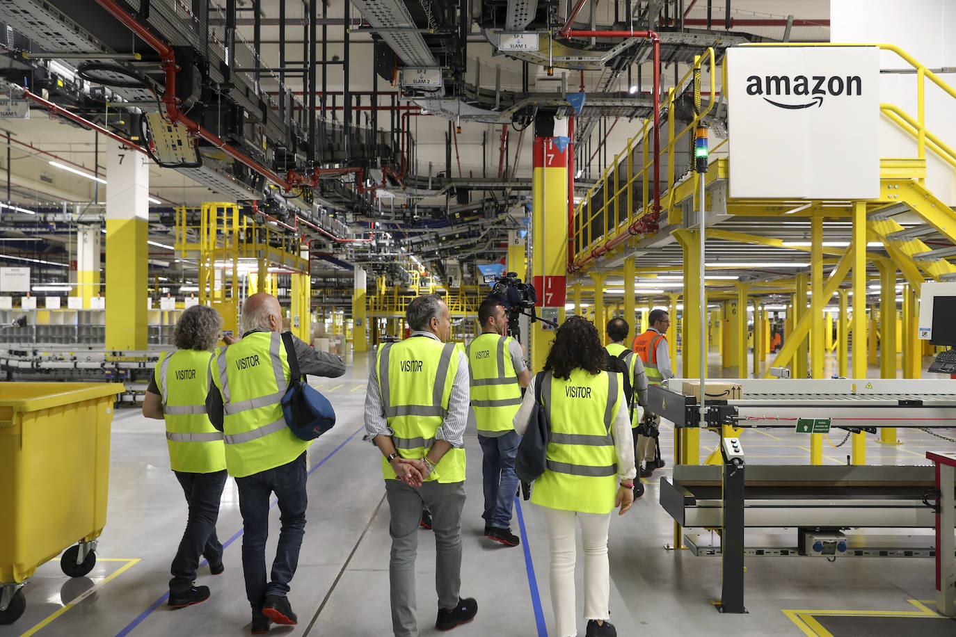 Las entrañas del centro de Amazon en Asturias: así son las instalaciones