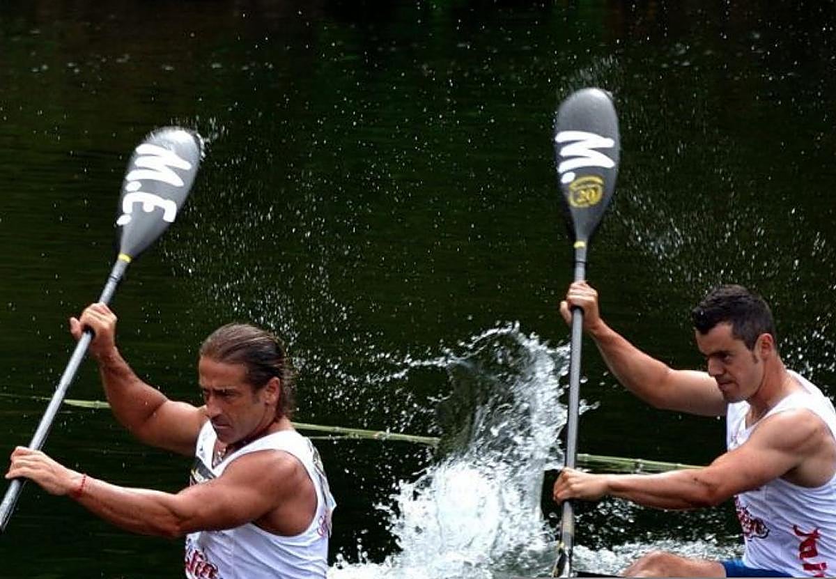 Julio Martínez y Milín Llamedo, en el K2 con el que hicieron segundos en la edición de 2015.