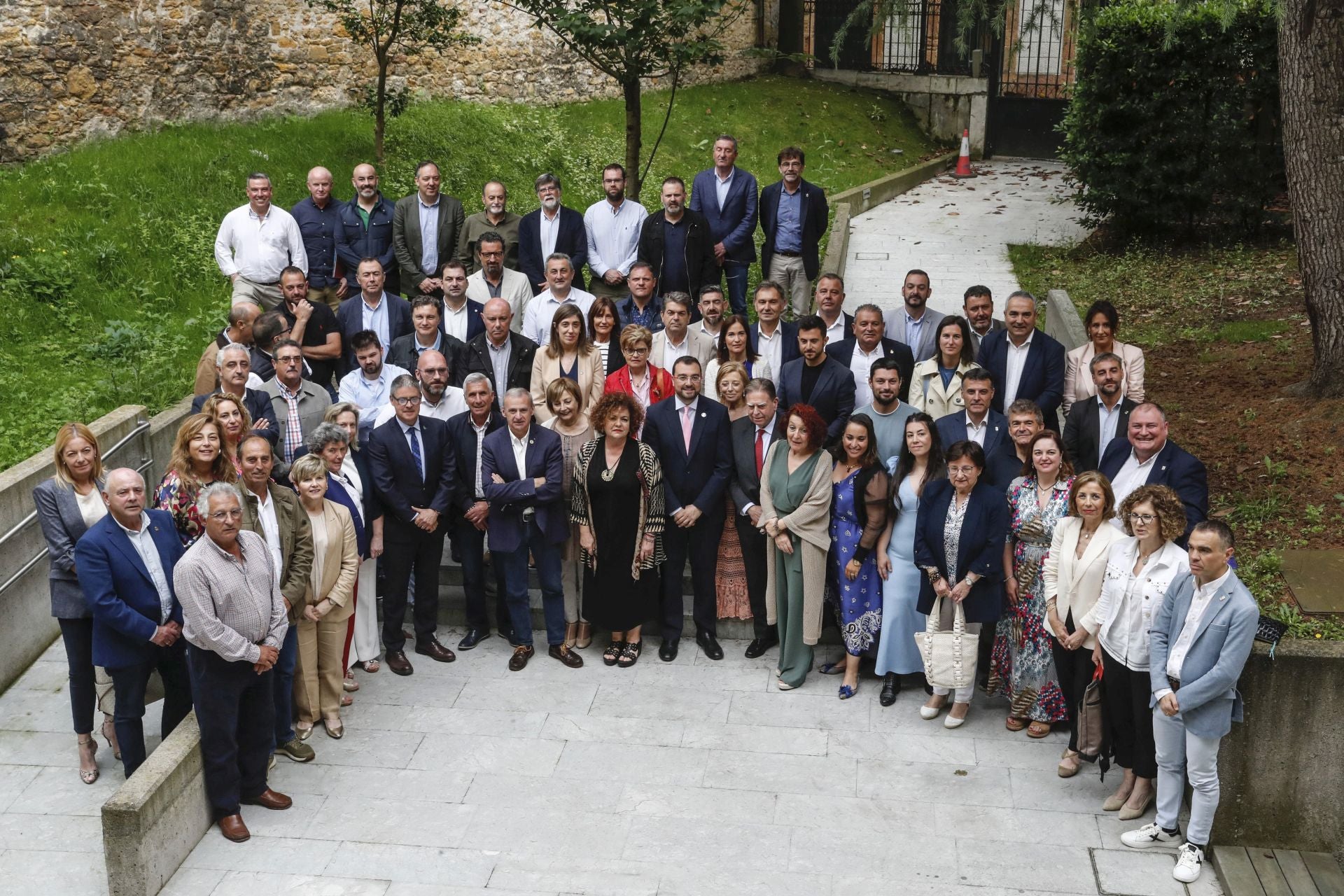 Acto de firma el documento de adhesión de ayuntamientos y mancomunidades al marco de cooperación para el desarrollo de las prestaciones sociales.