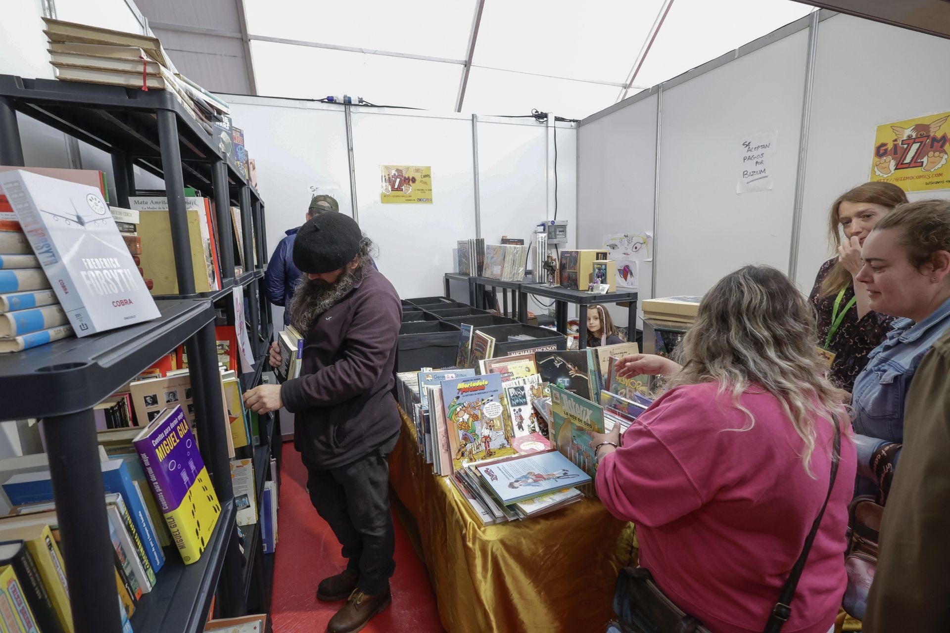 Llenazo en el primer gran sábado de la Semana Negra de Gijón