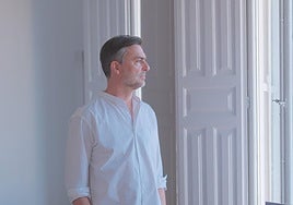 El arquitecto Joaquín Vaquero Ibáñez, en su estudio de Madrid.