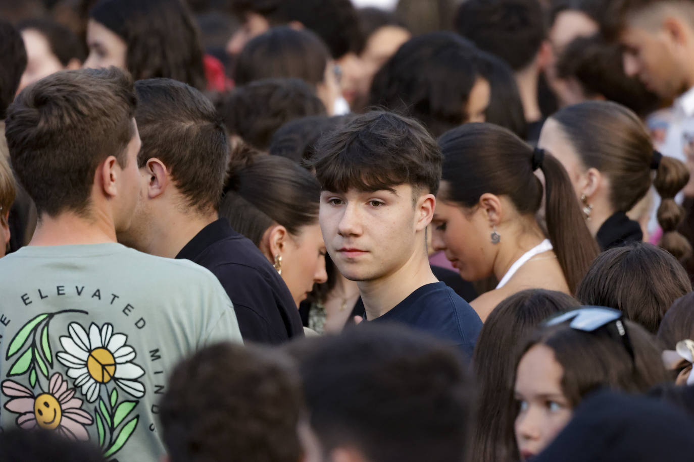 Metrópoli, hasta la bandera en el desfile y su despedida