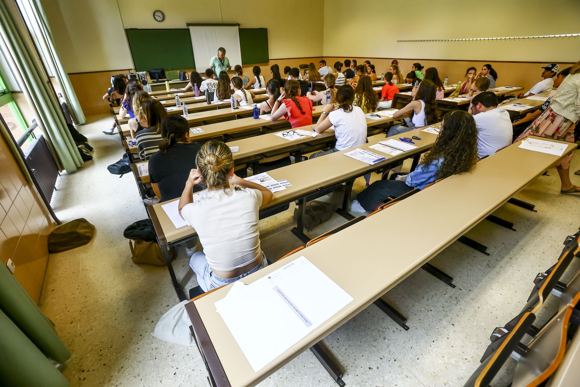 Nervios y esperanza en la segunda oportunidad para la EBAU en Asturias
