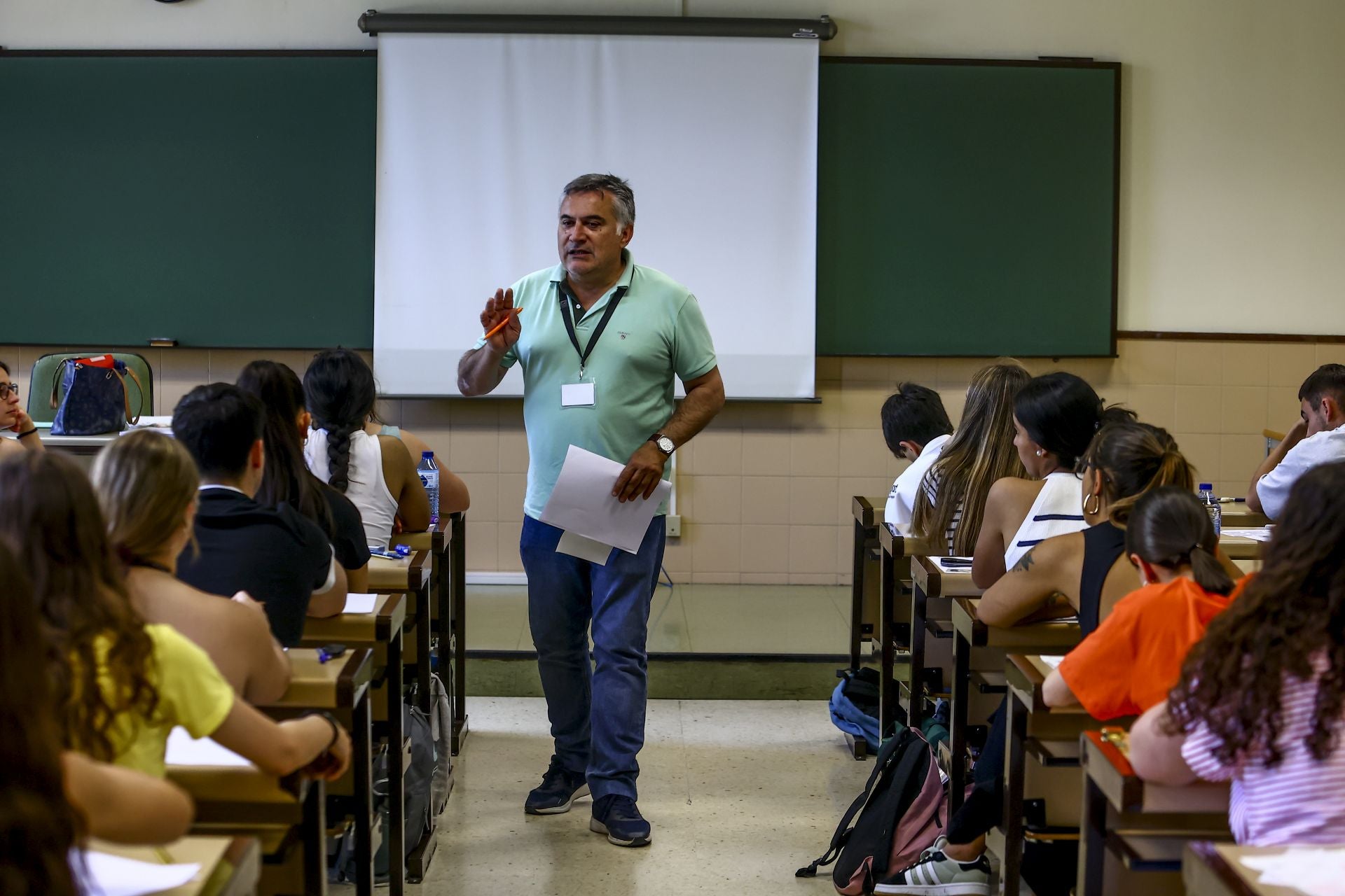 Nervios y esperanza en la segunda oportunidad para la EBAU en Asturias