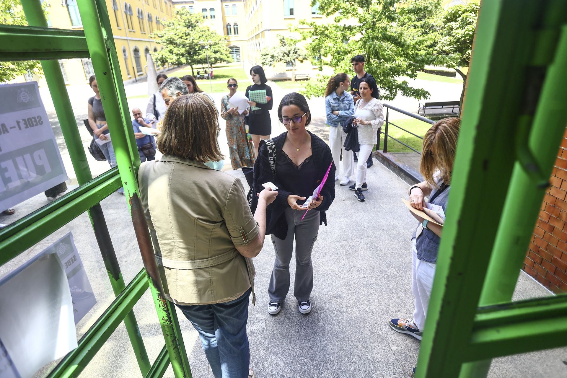 Nervios y esperanza en la segunda oportunidad para la EBAU en Asturias