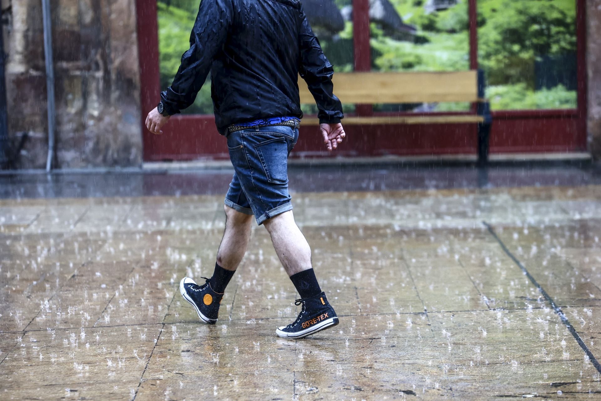 La lluvia &#039;acaba con el verano&#039; en Asturias