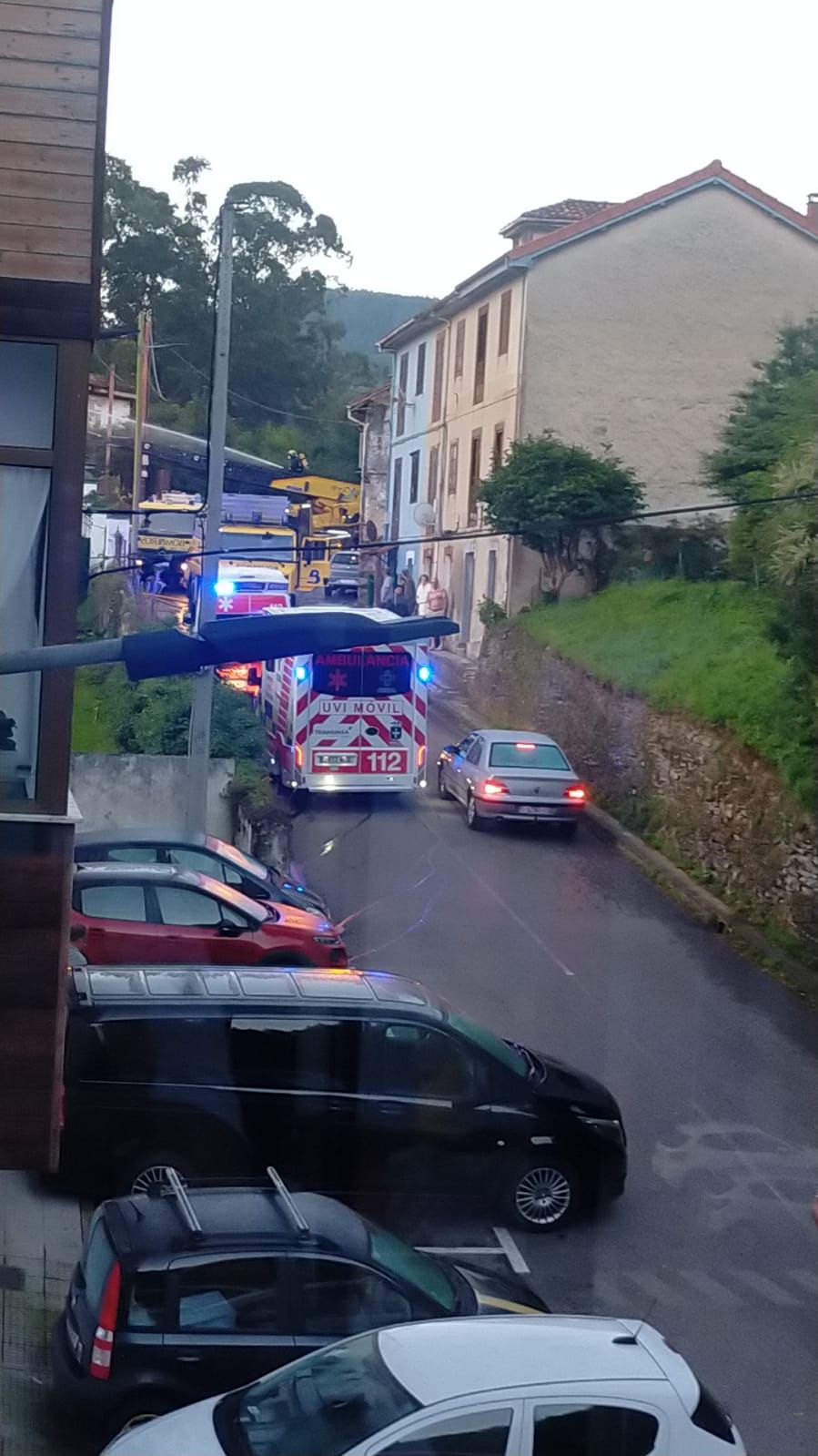 Las llamas devoran una casa en Cudillero