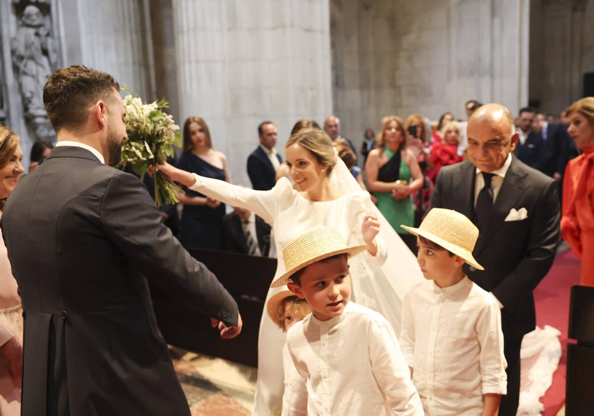 Boda en Oviedo: el promotor Hilario Riesgo y Nerea Velasco se dan el &#039;sí quiero&#039;