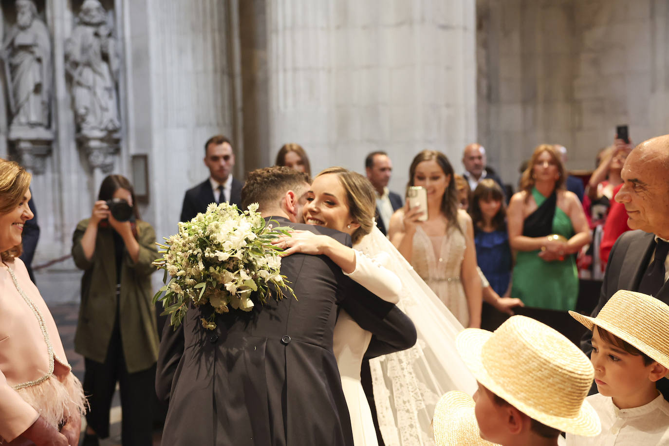 Boda en Oviedo: el promotor Hilario Riesgo y Nerea Velasco se dan el &#039;sí quiero&#039;