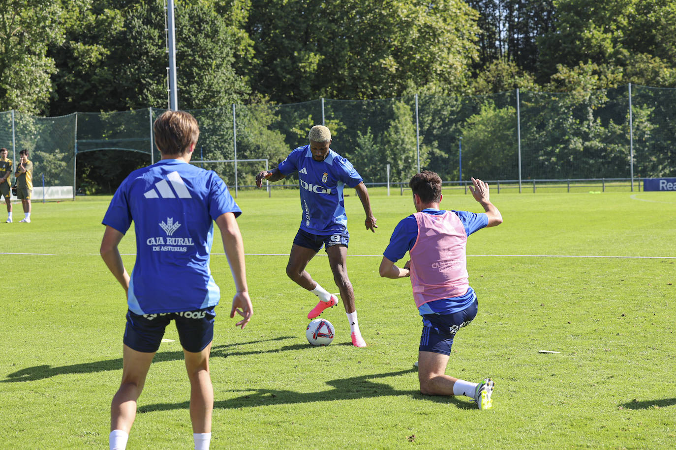 El Real Oviedo se pone a punto: las imágenes del primer entrenamiento